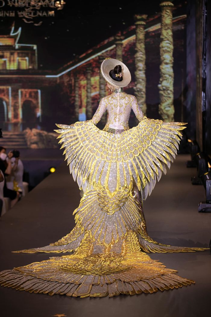 Đọ sắc dàn Miss Grand Thailand và Hoa, Á hậu Việt với áo dài