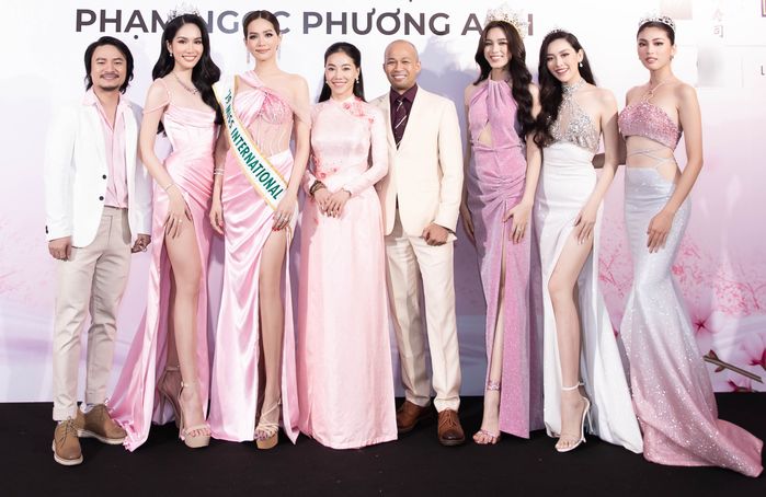 Dàn mỹ nhân Việt diện đồ pastel đến chúc mừng Á hậu Phương Anh