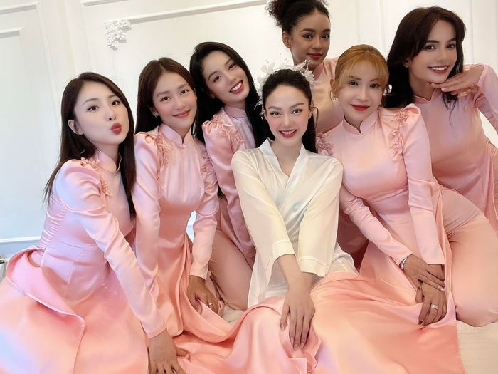 Dàn phụ dâu trong đám cưới Minh Hằng: Diện áo dài hồng quẩy TikTok