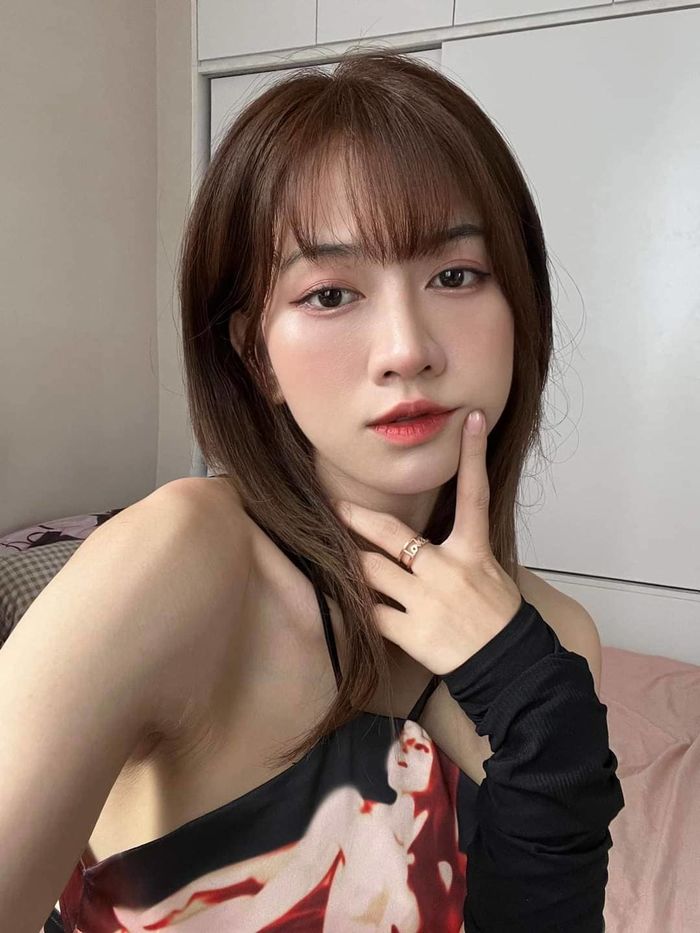 Đi ngược lại với số đông: Minh Tú ủng hộ Lê Bống trình diễn thời trang