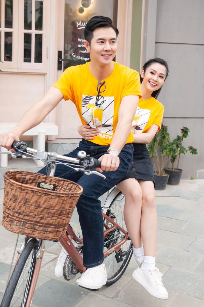 Sắc vóc nóc nhà dàn nam diễn viên Việt: vợ Bình Minh ngày càng trẻ