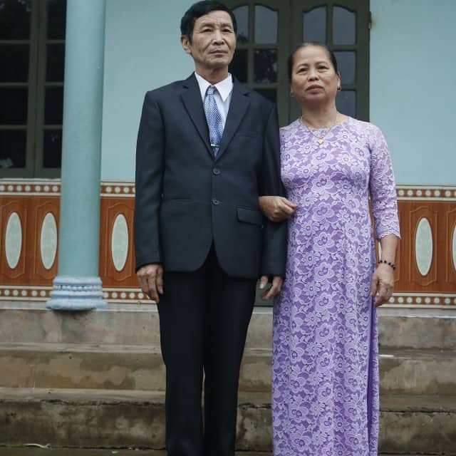 Đôi vợ chồng vàng: Hạnh phúc với 6 cô con gái, 49 năm vẫn mặn nồng