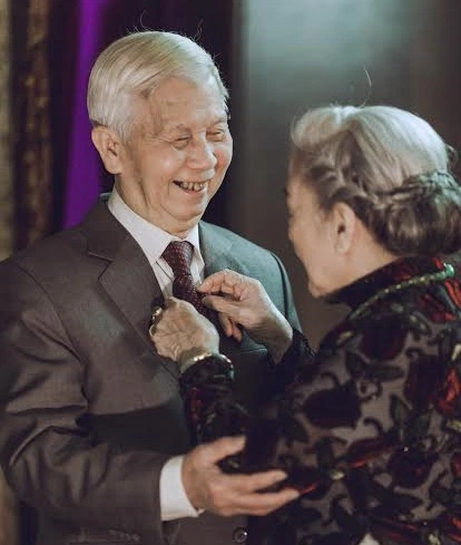 Đôi vợ chồng vàng: Hạnh phúc với 6 cô con gái, 49 năm vẫn mặn nồng