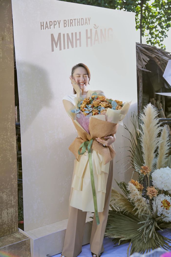 Minh Hằng lao ngay vào công việc, gác lại tuần trăng mật