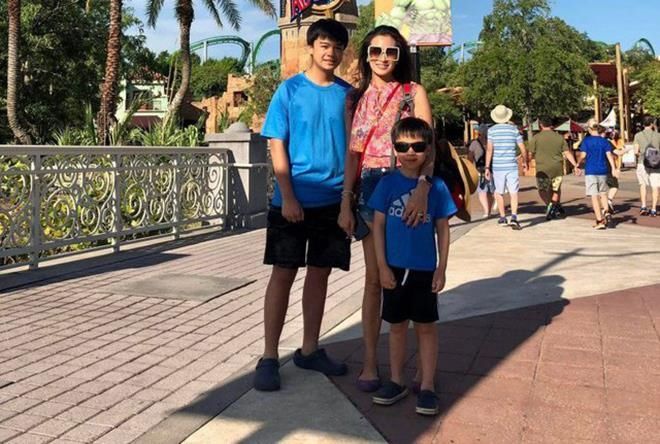 Hai nhóc tì của Lam Trường: Con trai 16 tuổi nay cao vượt mẹ