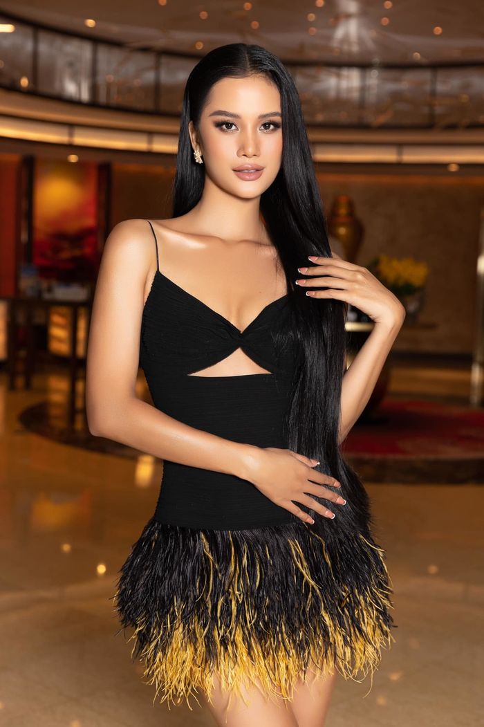 Hương Ly nhận tin dữ trước đêm thi nhưng vẫn thắng phần catwalk