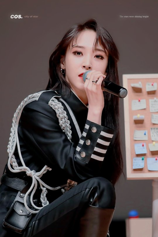 Idol suýt ra mắt với vai trò khác hiện tại: Seulgi hát chính chất lừ