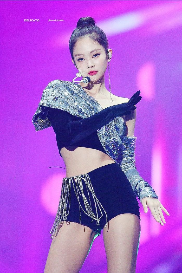 Stylist luôn bị fan Kpop chỉ trích: Idol nữ phải diện váy quá ngắn
