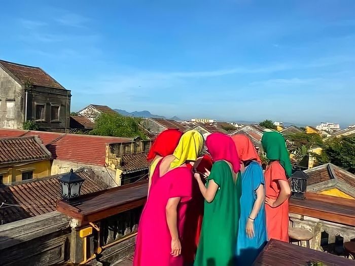 Kéo nhau đi chơi hè: Hội chị em mặc váy nhóm cực nổi bật