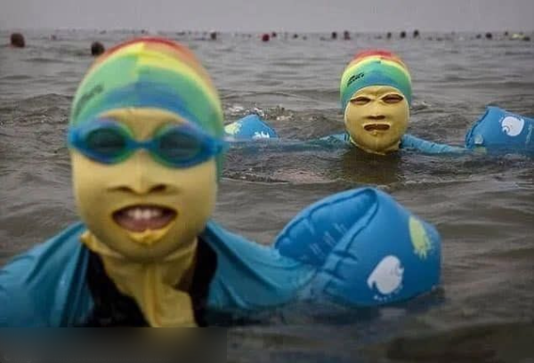 Kéo nhau đi chơi hè: Hội chị em mặc váy nhóm cực nổi bật