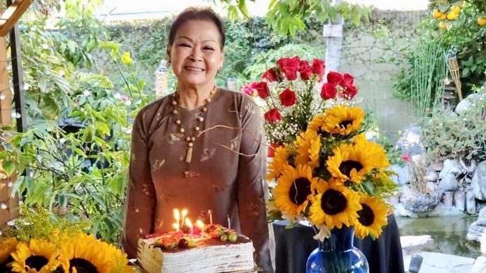 Khánh Ly: Tôi không bao giờ dám cư xử ngang hàng với Trịnh Công Sơn