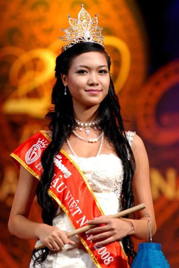 Khi các nàng Hậu Việt rơi vương miện: Thủy Tiên còn may hơn Thảo Nhi
