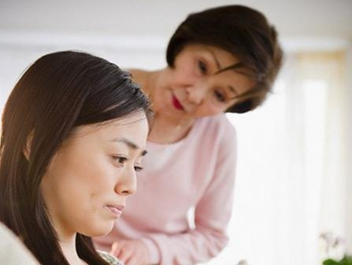 Kiếm 50 triệu/tháng, con dâu bị mẹ chồng chê vì không có bằng cấp