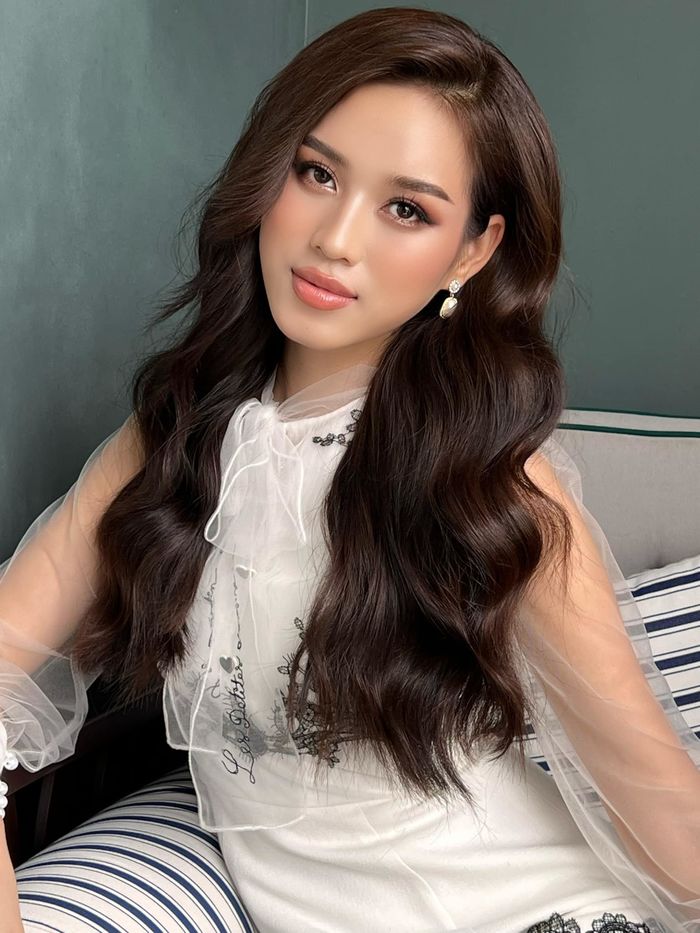 Show thời trang hiếm hoi quy tụ 3 thế hệ mỹ nhân Việt làm vedette