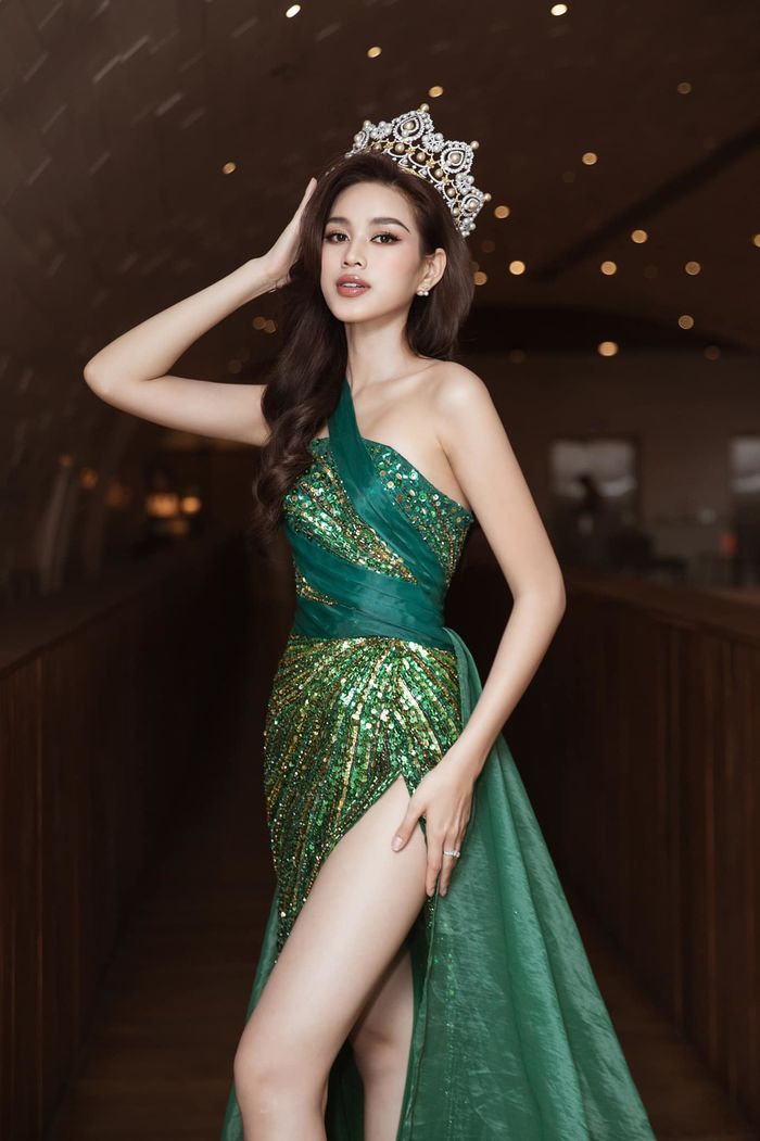 Show thời trang hiếm hoi quy tụ 3 thế hệ mỹ nhân Việt làm vedette