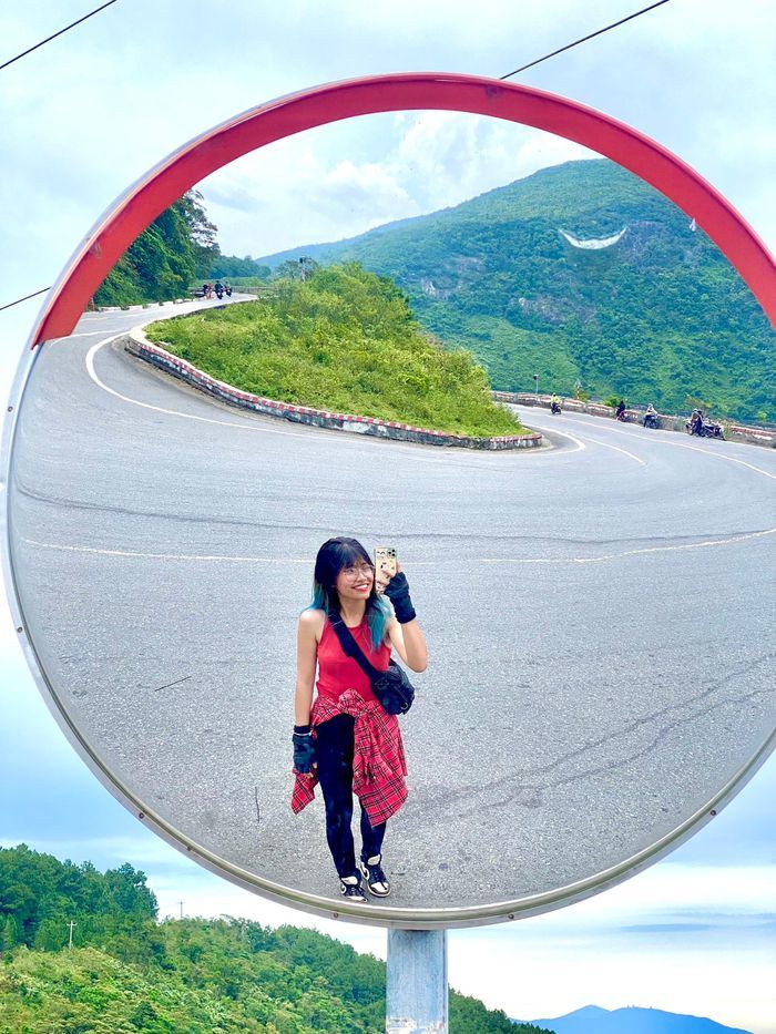 Mặc bão giá, cô gái bỏ việc để phượt xuyên Việt bằng xe máy