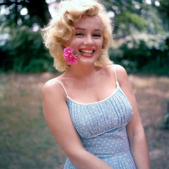 Marilyn Monroe: Biểu tượng sắc đẹp Hollywood với body lệch chuẩn