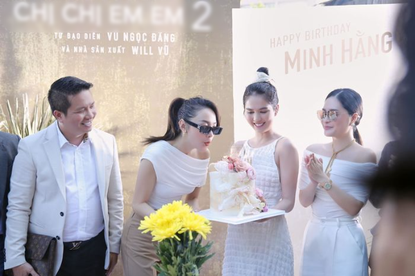 Minh Hằng nhận quà sinh nhật chất đầy biệt thự 30 tỷ đồng của chồng