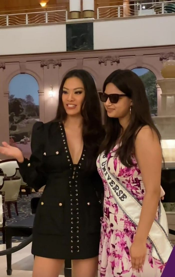 Miss Universe 2021 đến Việt Nam: Kim Duyên và BTC đích thân ra đón