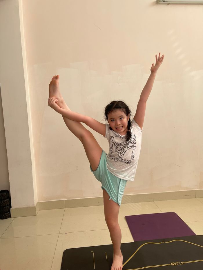 Con gái Phương Trinh Jolie: mới 9 tuổi đã sở hữu BST đồ hiệu xịn sò