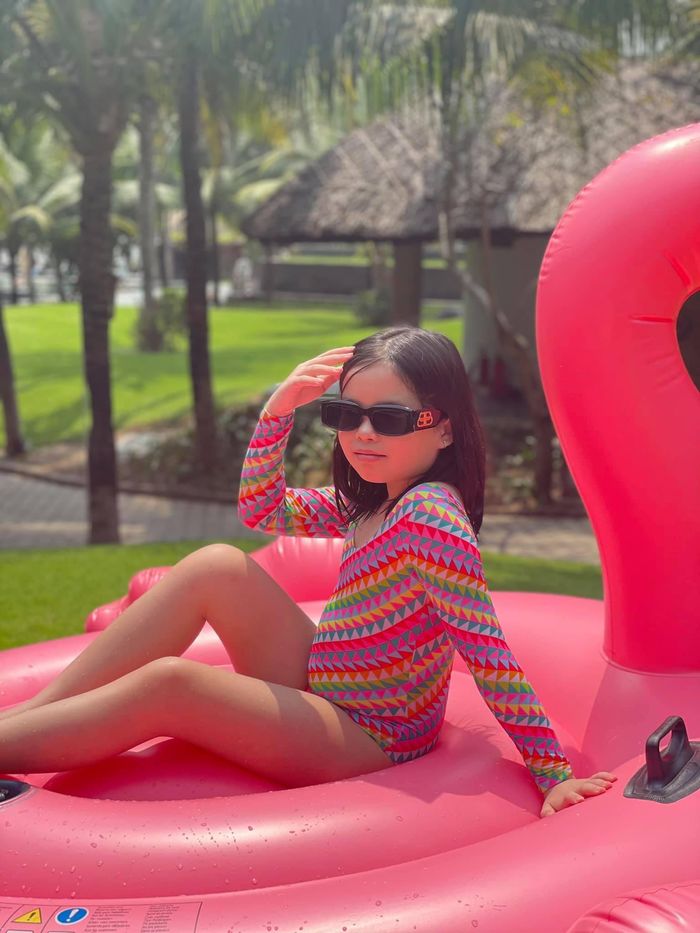 Con gái Phương Trinh Jolie: mới 9 tuổi đã sở hữu BST đồ hiệu xịn sò