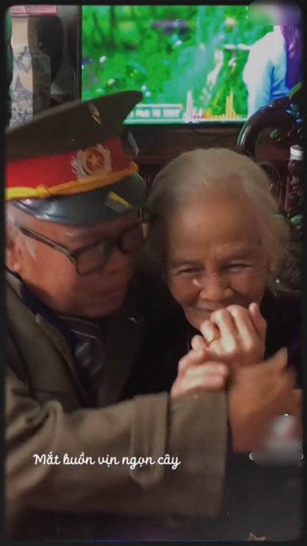 Mối tình ông bà 50 năm vẫn ngọt như mía lùi: Em thương anh