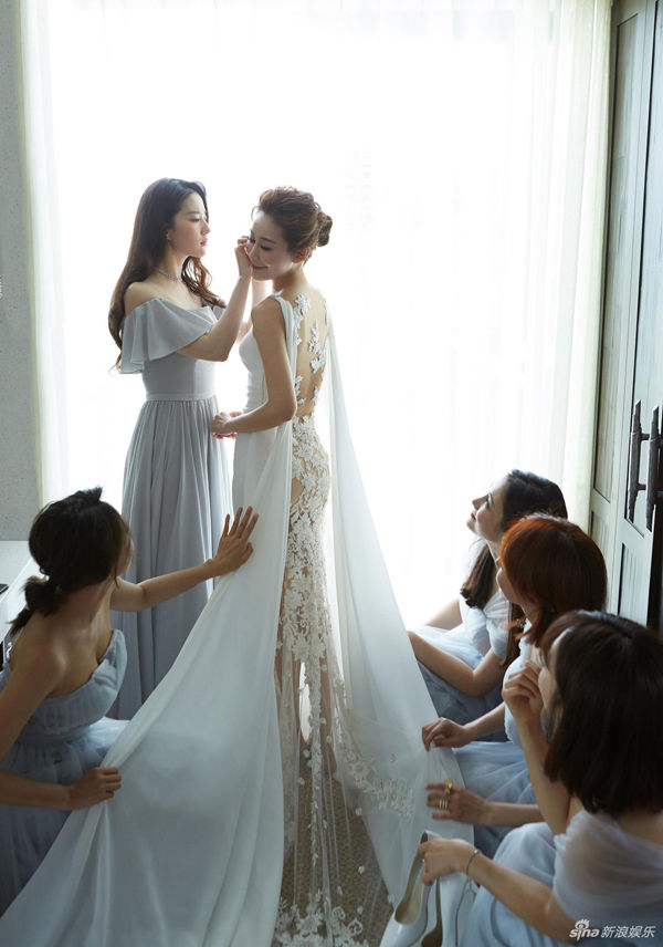 Mỹ nhân Cbiz làm phù dâu: Diệc Phi, Kiều Ân chặt đẹp cô dâu