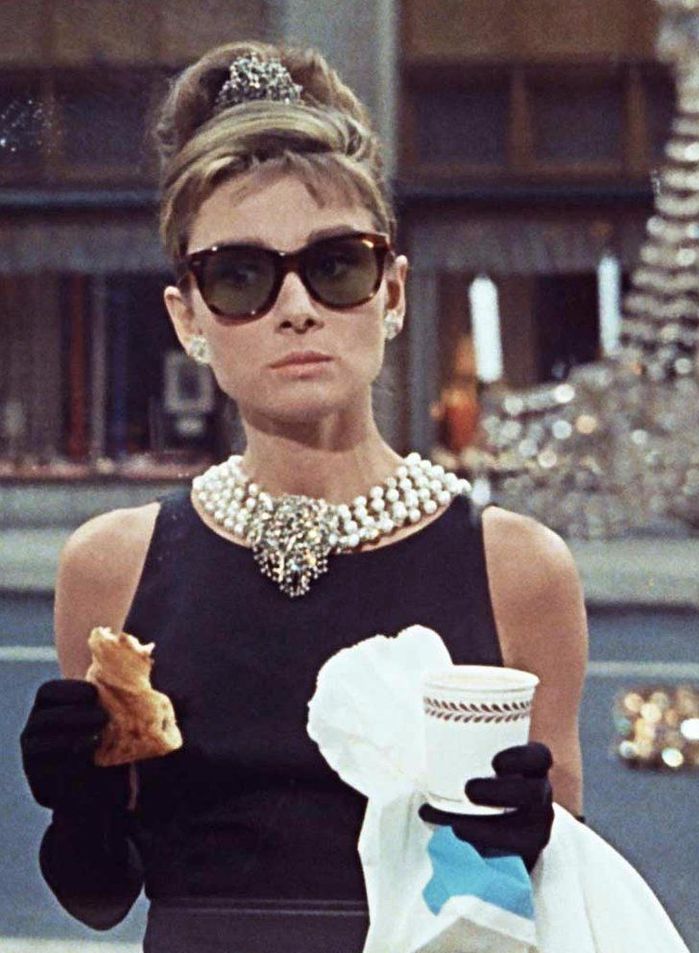 Mỹ nhân mọi thời đại Audrey Hepburn: Chưa bao giờ nghĩ mình xinh đẹp