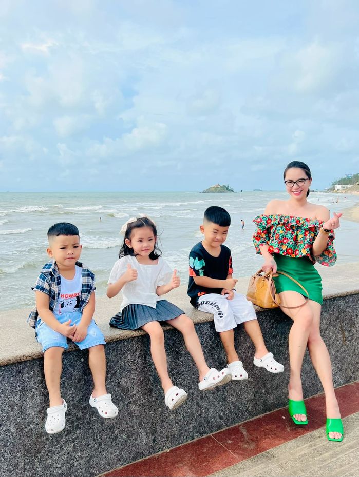 Nàng dâu hào môn Phanh Lee bầu bí lần 2 sau 1 năm sinh con đầu lòng