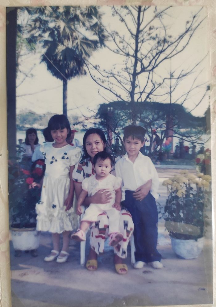 Nghỉ học từ lớp 4: Người mẹ nuôi 3 con thành tài, ai cũng rất giỏi