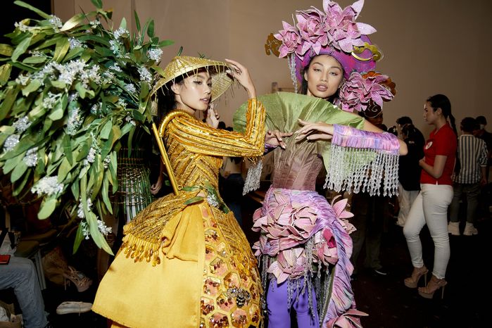 Nghía trước trang phục dân tộc đẹp mãn nhãn của các thí sinh Hoa hậu