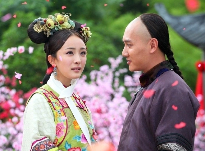 Nhặt sạn phim Trung: Mộng Hoa Lục có hẳn người đeo khẩu trang