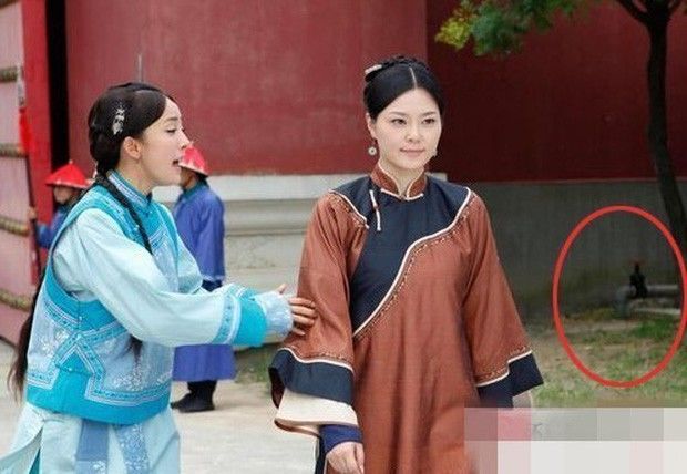 Nhặt sạn phim Trung: Mộng Hoa Lục có hẳn người đeo khẩu trang