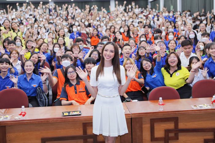 Nhìn lại hành trình 6 tháng đăng quang của Nguyễn Thúc Thùy Tiên