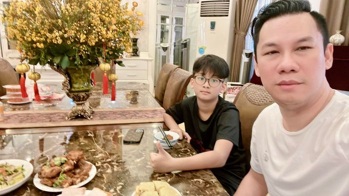 Nhóc tỳ nhà sao Việt định sẵn số sướng: quý tử nhà Lệ Quyên có tai to