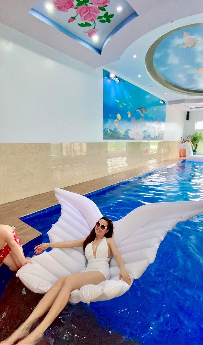 Mẹ bỉm 3 con quyến rũ bậc nhất Vbiz: Vy Oanh đã thoát mác bà đẻ