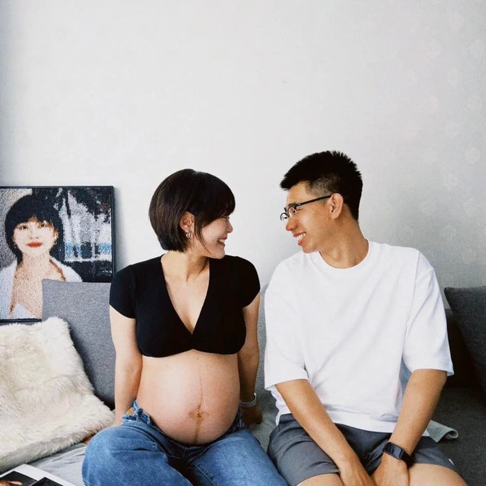 Những bộ ảnh bầu độc đáo: Có cặp đôi chơi trò hoán đổi thân phận