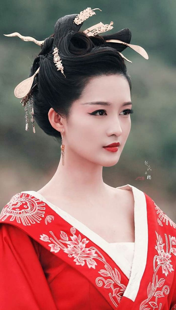 Những công chúa trên màn ảnh Hoa ngữ: Thi Thi đẹp nhất, Lộ Tư bứt phá
