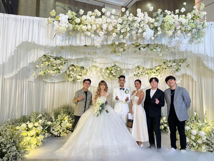 Những mỹ nhân Việt chuộng style gợi cảm khi đi đám cưới