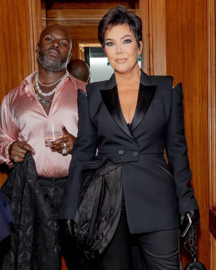 Nữ chúa gia tộc tỷ đô Kris Jenner: Yêu trai kém 25 tuổi suốt 8 năm