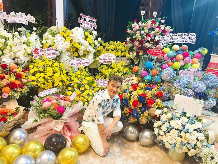 Núi quà sinh nhật của sao Việt: Bảo Thy nhà ngập hoa, đồ hiệu
