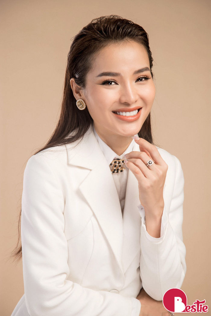 Phương Trinh Jolie: Để dạy con tốt, cha mẹ nên nâng cấp mình trước