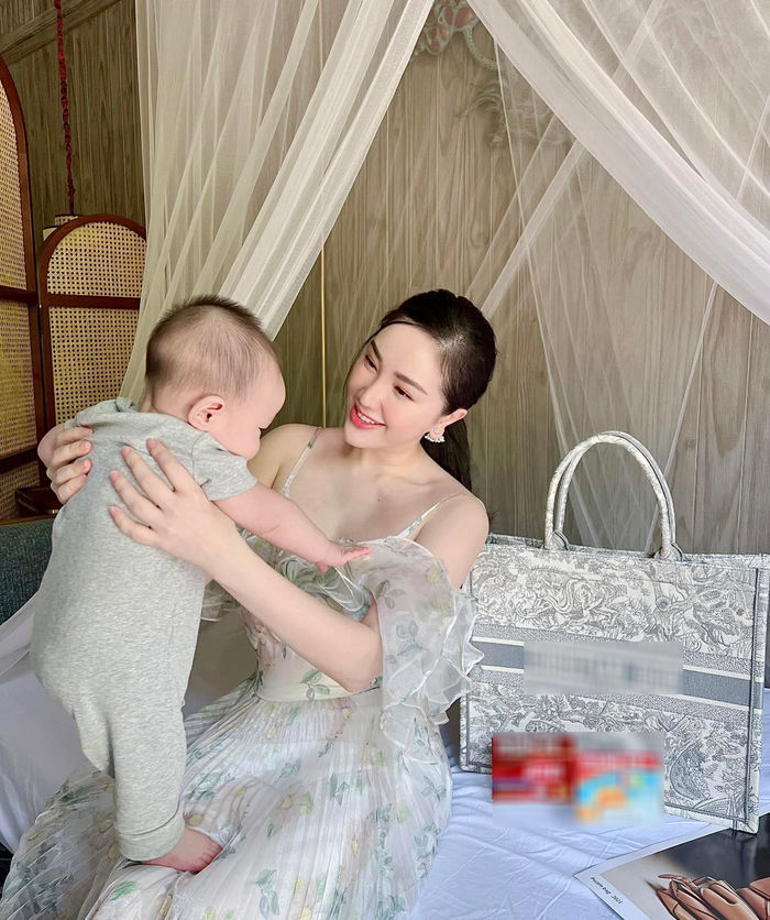 Sao Việt cho con ăn dặm: Bảo Thy nấu bằng nguyên liệu hơn 1 triệu/kg