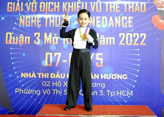 Sao Việt có truyền nhân nối nghiệp: Con Quốc Cơ xiếc siêu đỉnh