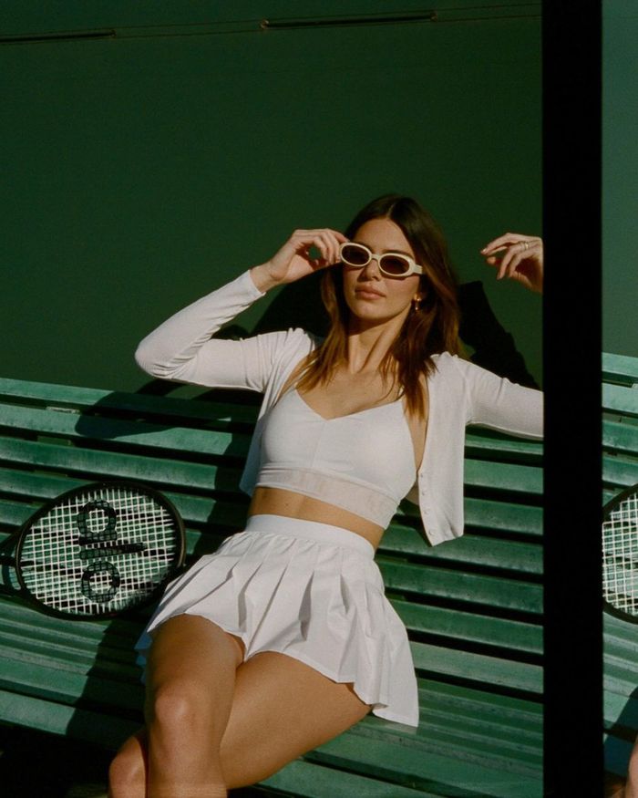 Sở hữu cơ thể đẹp nhất thế gian, Kendall Jenner bị nghi dao kéo