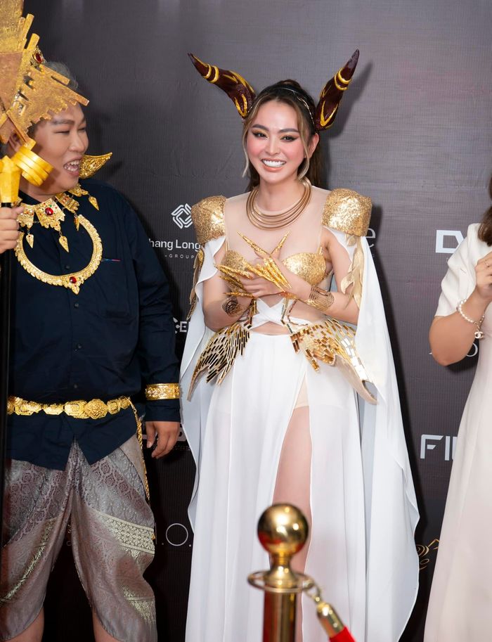 Soi thời trang thảm đỏ của Trang Nemo: Nổi bật như đi Met Gala