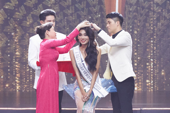 Tân Hoa hậu Ngọc Châu: Tiết lộ gu bạn trai, trích 70% tiền thưởng làm 