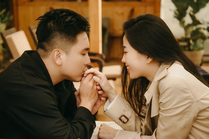 Các cặp đôi Vbiz mặc thế nào đi Đà Lạt: Mạc Văn Khoa đồng điệu với vợ