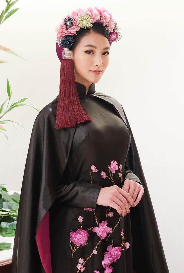 Thời trang đi làm giám khảo quốc tế của mỹ nhân Việt