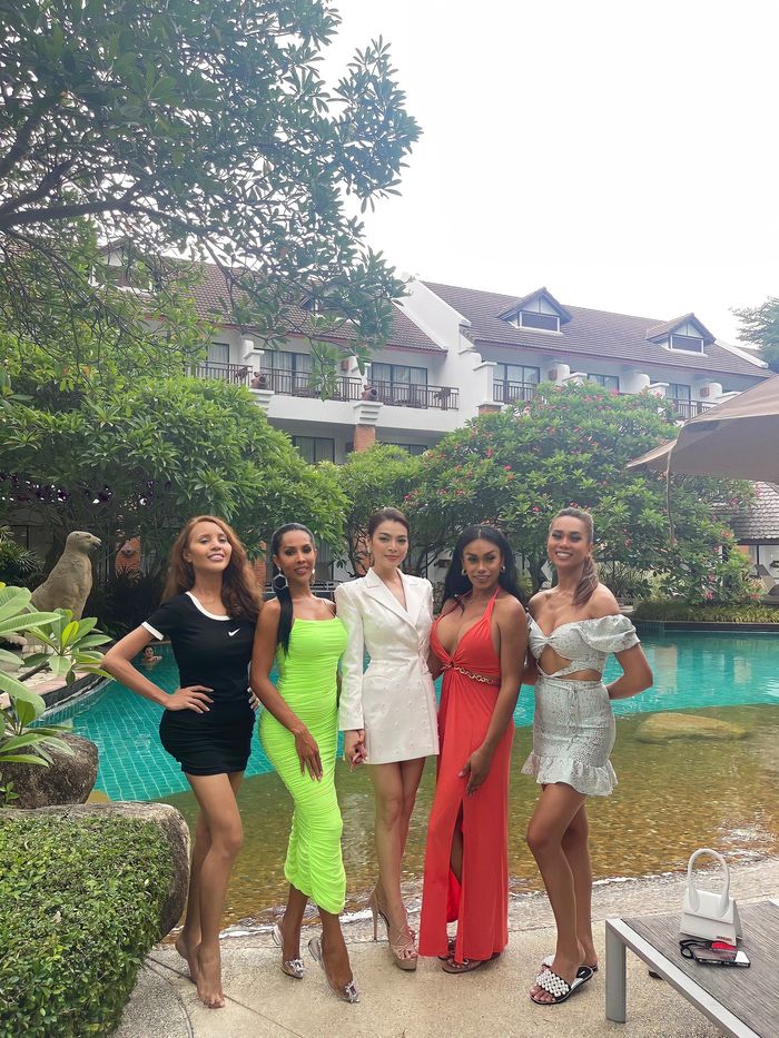 Trân Đài đọ sắc với các thí sinh Hoa hậu Chuyển giới Quốc tế